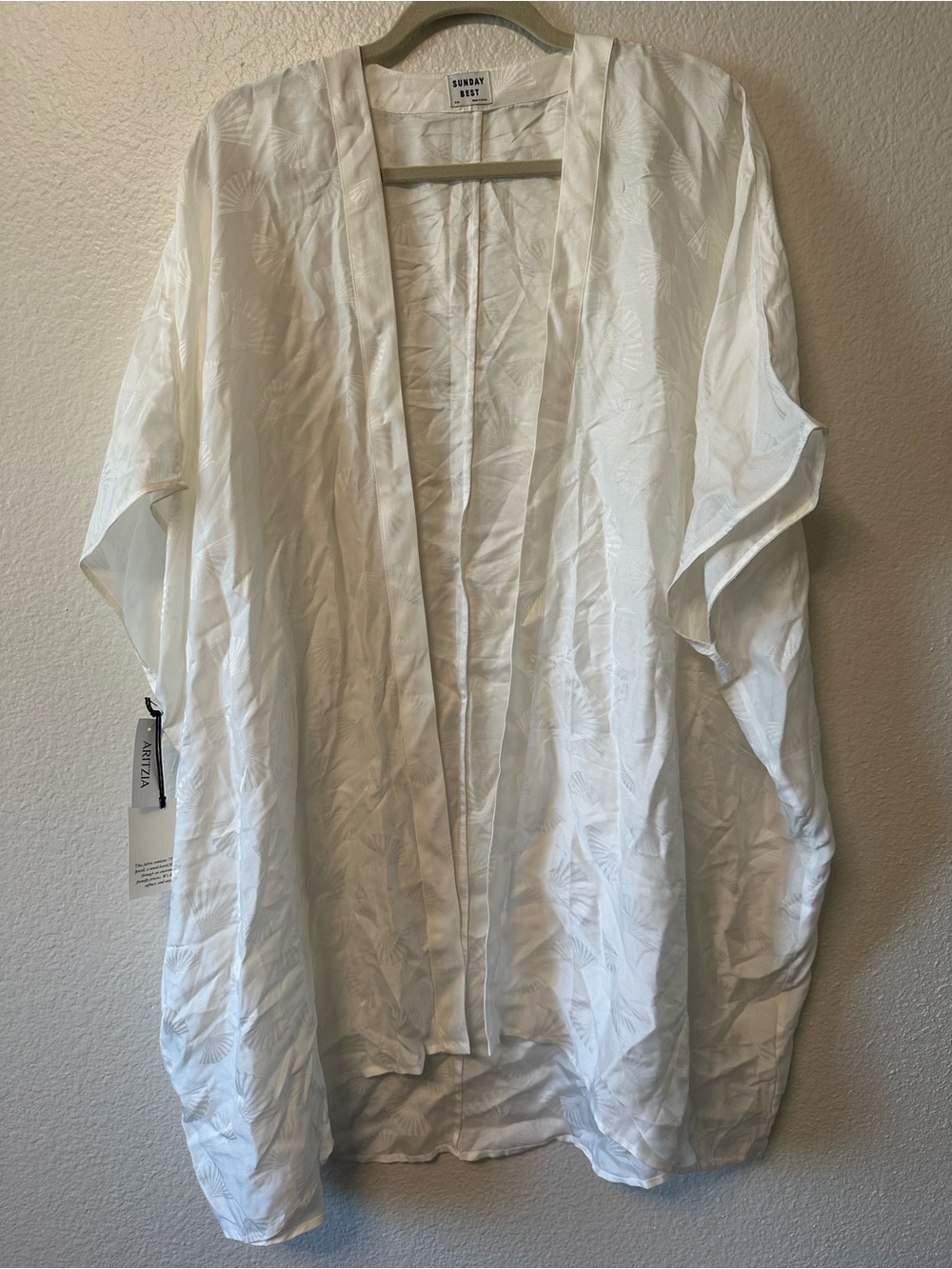 Aritzia White Embroidered Open-Front Kimono Cape